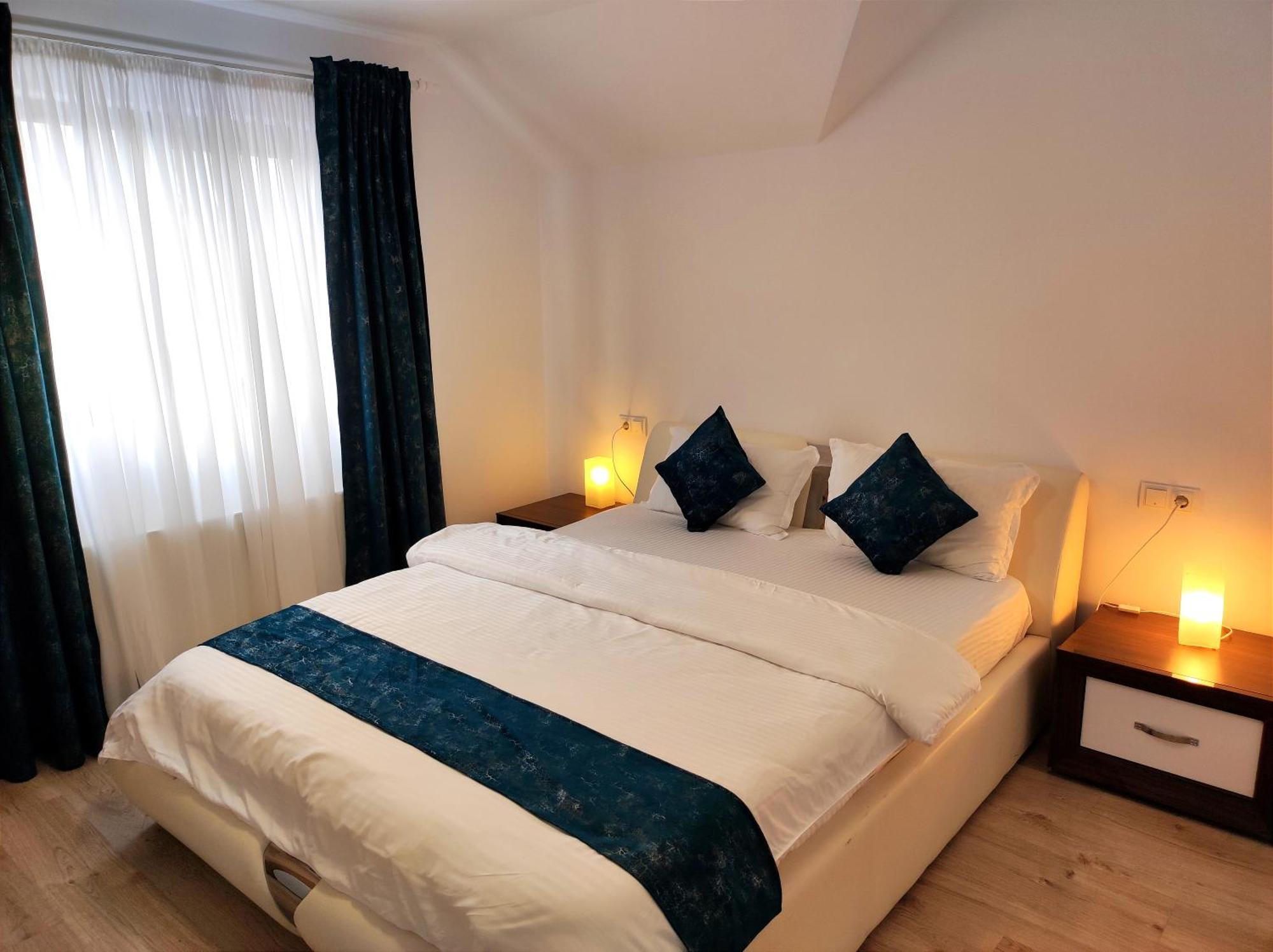 Regal Guest House Сигету-Мармацией Экстерьер фото